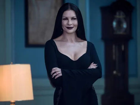 ¿Quién es Morticia en la serie de Merlina?