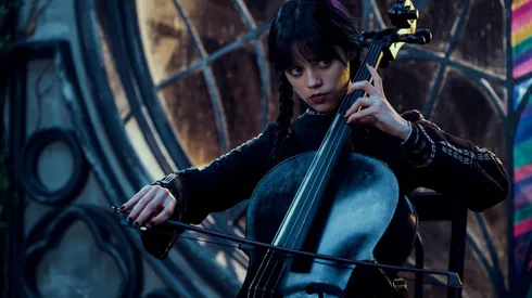 Merlina: cuál es la canción que toca en el chelo y cuál es la del baile.