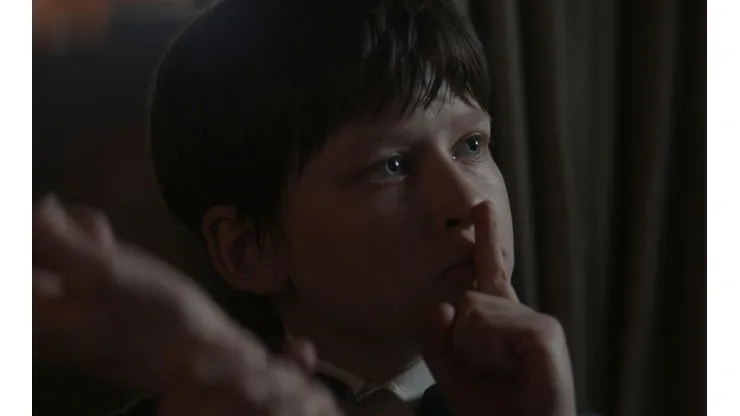 Fflyn Edwards es Elliot
