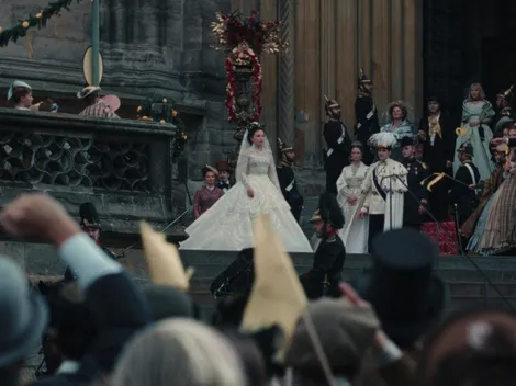 La serie de Netflix que fue renovada y busca destronar a The Crown