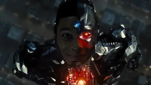 Ray Fisher como Cyborg
