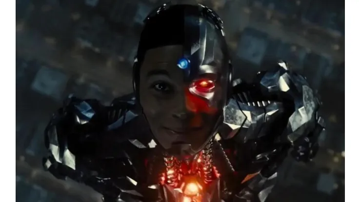 Ray Fisher como Cyborg