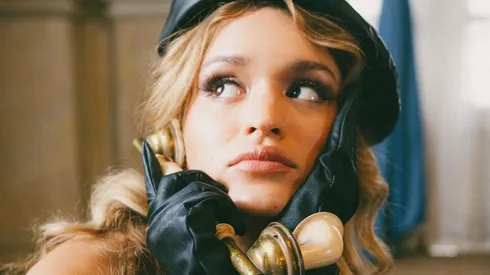 Eloísa lanzó "La forma de mirarte" junto a Santi Muk.