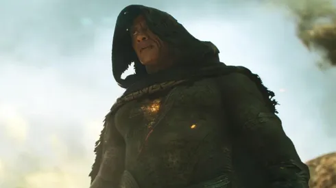 Dwayne Johnson como Black Adam.