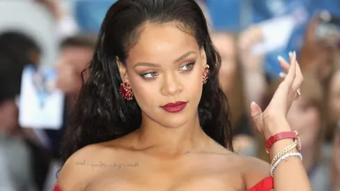 Descubre la fortuna actual de Rihanna.