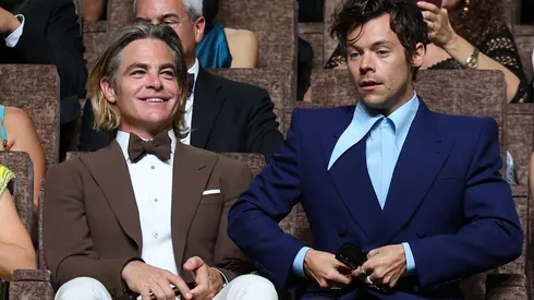 VIDEO VIRAL: ¿Harry Styles escupió a Chris Pine en el estreno de Don't Worry Darling?