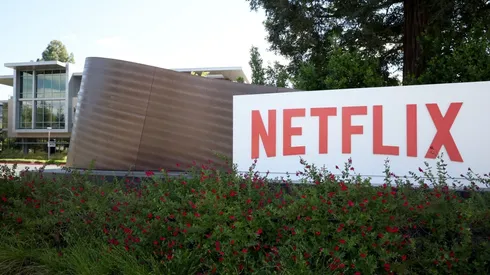 Netflix renovó para una temporada 2 la serie que intentaron censurar en Estados Unidos.