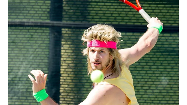 Andy Samberg protagoniza una absurda comedia de tenis.