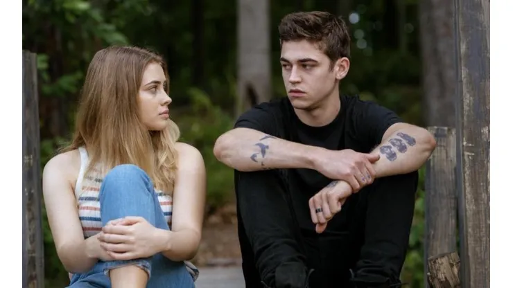 Hero Fiennes Tiffin y Josephine Langford protagonizan la saga After.