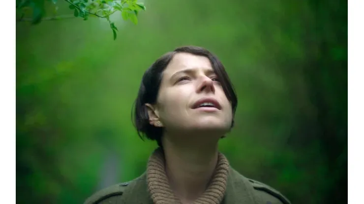 Jessie Buckley protagoniza el film.