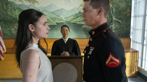 Sofia Carson y Nicholas Galitzine protagonizan Corazones Malheridos.