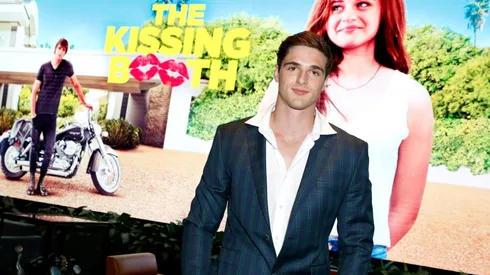 Jacob Elordi interpreta a Noah Flynn en The Kissing Booth de Netflix.
