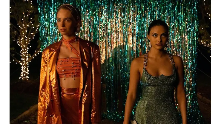 Maya Hawke y Camila Mendes protagonizan Do Revenge.
