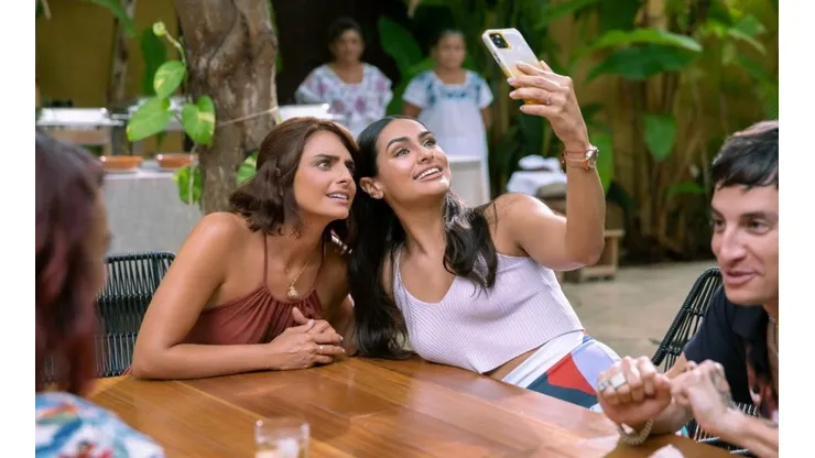 Aislinn Derbez y Renata Nogni protagonizan una comedia en streaming.