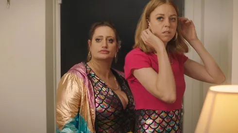 Lauren Socha y Ellie White son las protagonistas