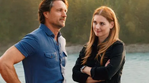 Alexandra Breckenridge y Martin Henderson protagonizan Virgin River.