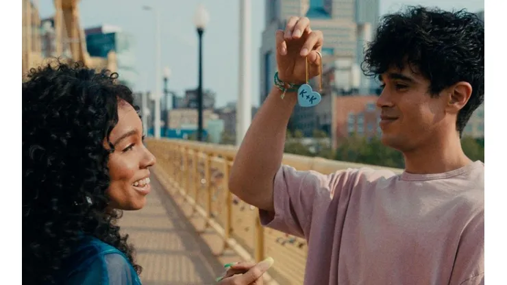 Los protagonistas de Anything's Possible