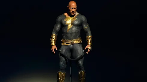 Así apareció Dwayne Johnson a presentar el trailer de Black Adam.