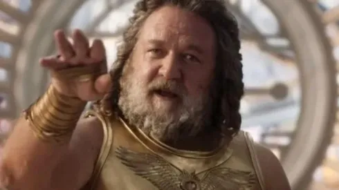 Russell Crowe como Zeus