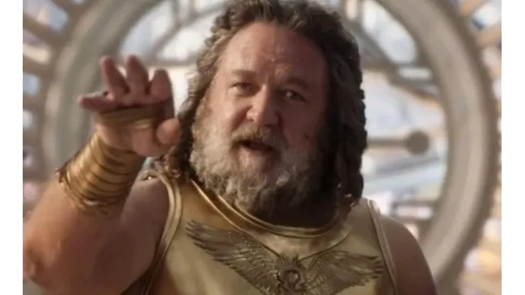 Russell Crowe como Zeus