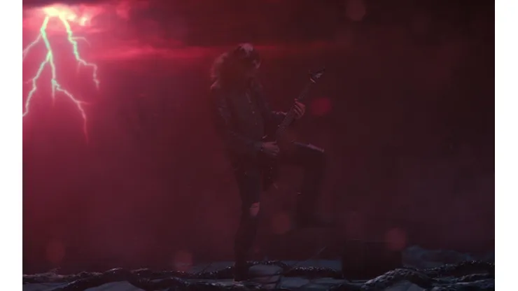VIDEO VIRAL: Joseph Quinn practicando 'Master of Puppets' de Metallica para Stranger Things 4.