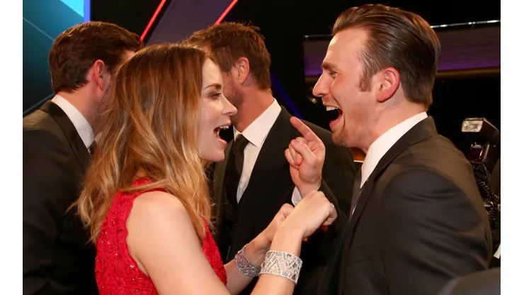Emily Blunt y Chris Evans, la nueva dupla de Netflix.
