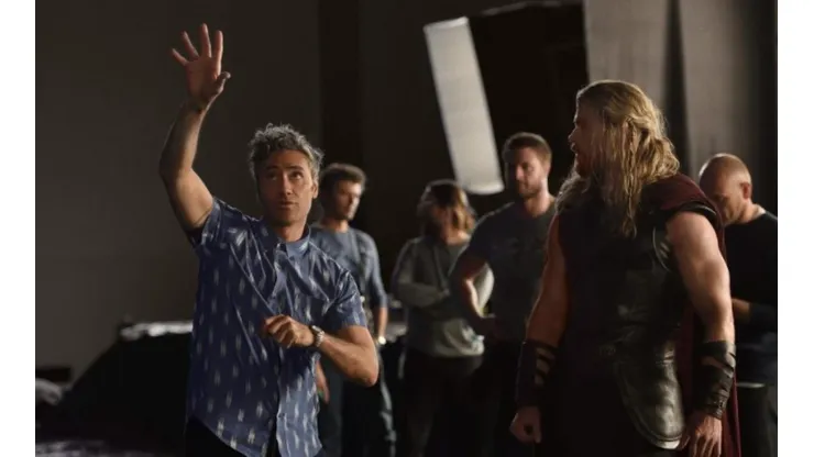 Taika Waititi y Chris Hemsworth