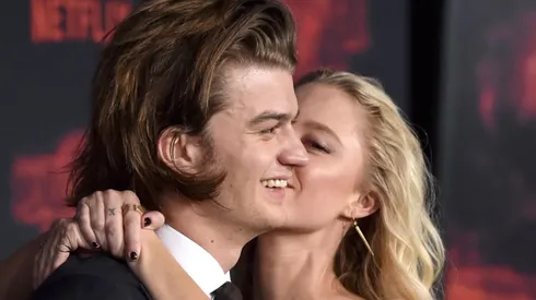 Quién es la actriz de Netflix que es pareja de Joe Keery, de Stranger Things.
