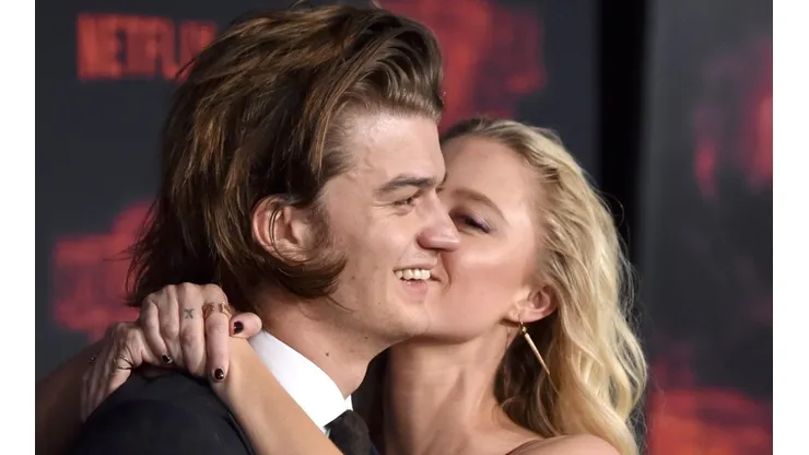 Quién es la actriz de Netflix que es pareja de Joe Keery, de Stranger Things.