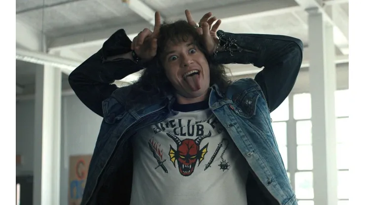 Joseph Quinn le da vida a Eddie Munson en Stranger Things.