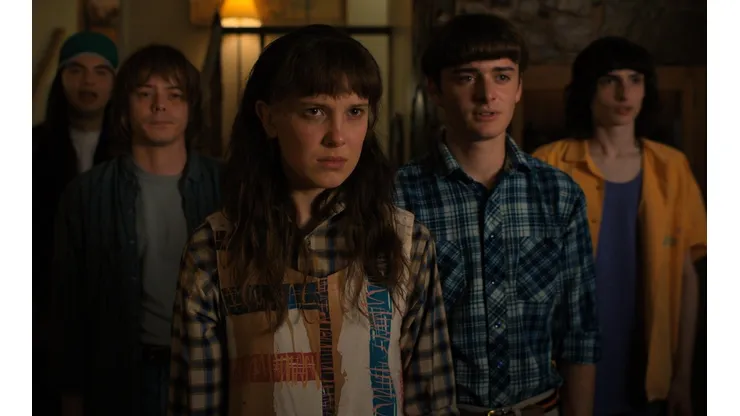 Un actor de Stranger Things que usó una prótesis en su rostro.