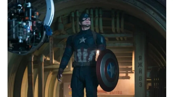 Chris Evans como Capitán América
