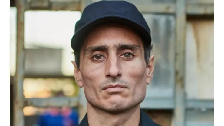 Diego Gallardo como el guardiacárcel Osmar Gutiérrez