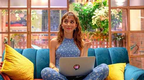 Natalia Téllez como Lucy