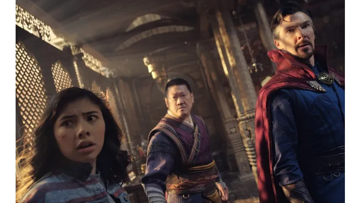 Doctor Strange Wong y el nuevo personaje, America Chávez.