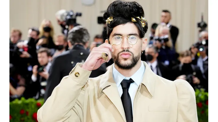El look de Bad Bunny en la Met Gala.
