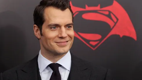 Henry Cavill cumple años y los fans de DC Comics podrían recibir la mejor noticia.