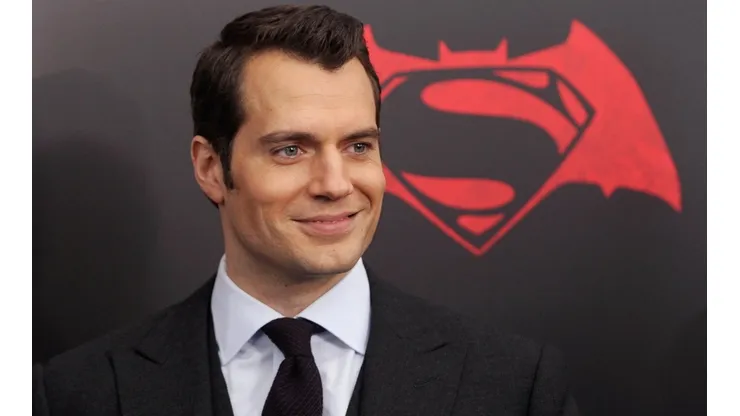 Henry Cavill cumple años y los fans de DC Comics podrían recibir la mejor noticia.