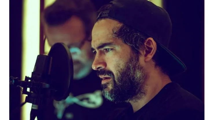 Alfonso Herrera, el nuevo Batman/Bruno Díaz mexicano (Foto: Twitter @ponchohd