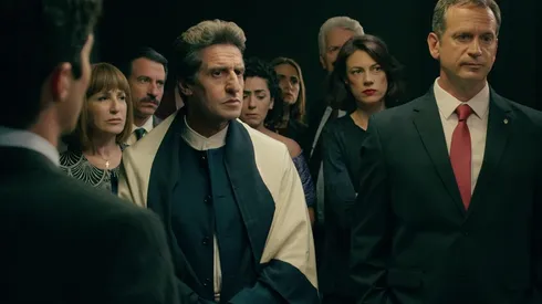 Netflix triunfa con El Reino en los Premios Platino 2022.