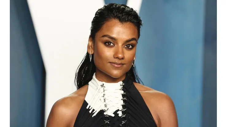 Simone Ashley, la actriz de Bridgerton que se luce en alfombras rojas.