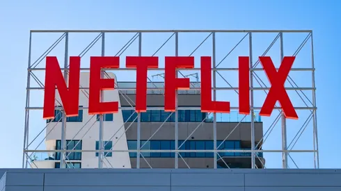 Netflix canceló una de sus series con mejores críticas tras una temporada y hay polémica por despidos.