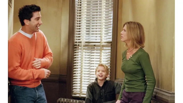 David Schwimmer, Cole Sprouse y Jennifer Aniston