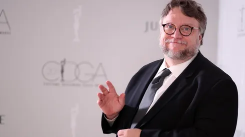 El director tiene 57 años.