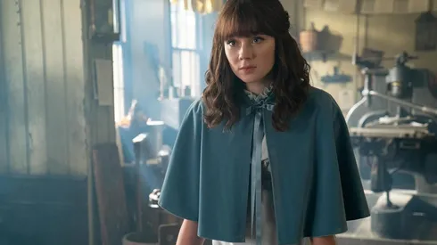 Claudia Jessie interpreta a Eloise Bridgerton.