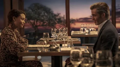 Thandie Newton y Chris Pine, los protagonistas de All the Old Knives