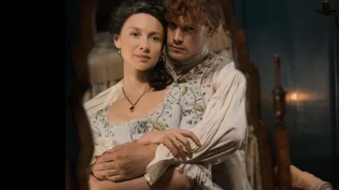 Sam Heughan y Caitriona Balfe en Outlander