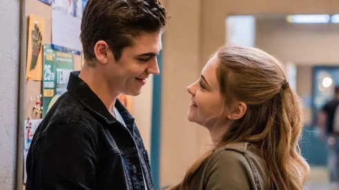 Josephine Langford y Hero Finnes Tiffin protagonizan After Ever Happy.
