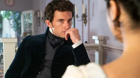 Jonathan Bailey como Anthony Bridgerton