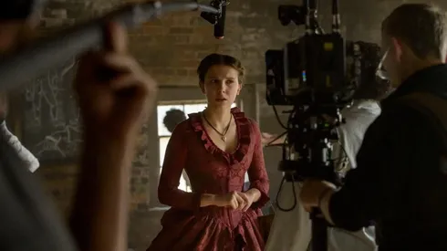 Millie Bobby Brown en Enola Holmes 1